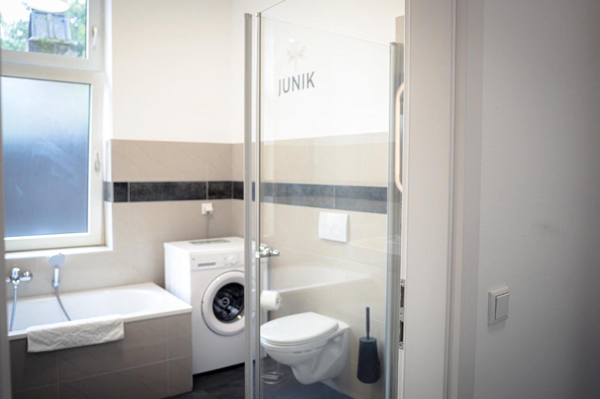Moderne Apartments City Stadtnah -Junik Apartments Duisburg Room photo